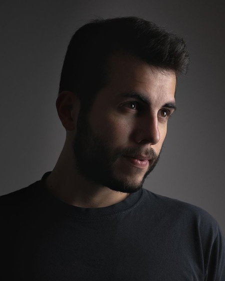 A portrait picture of Cezar Sampaio